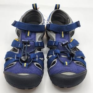 🌳🌳SOLD Keen Sandals size 4 🌳🌳